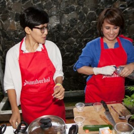 Tantangan dan Serunya Memasak Herbal bersama Astrid Enricka