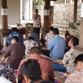Gathering Karyawan Sekolah Farmasi ITB