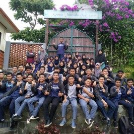 Kunjungan SMA Plus Babussalam Bandung